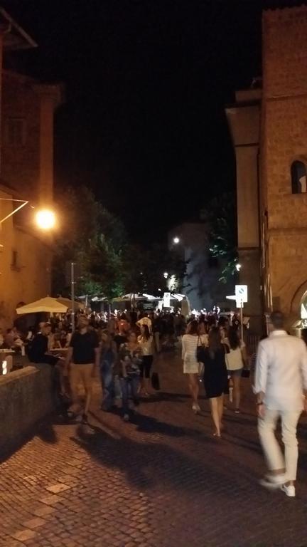 Fontana Grande Apartment Viterbo Bagian luar foto